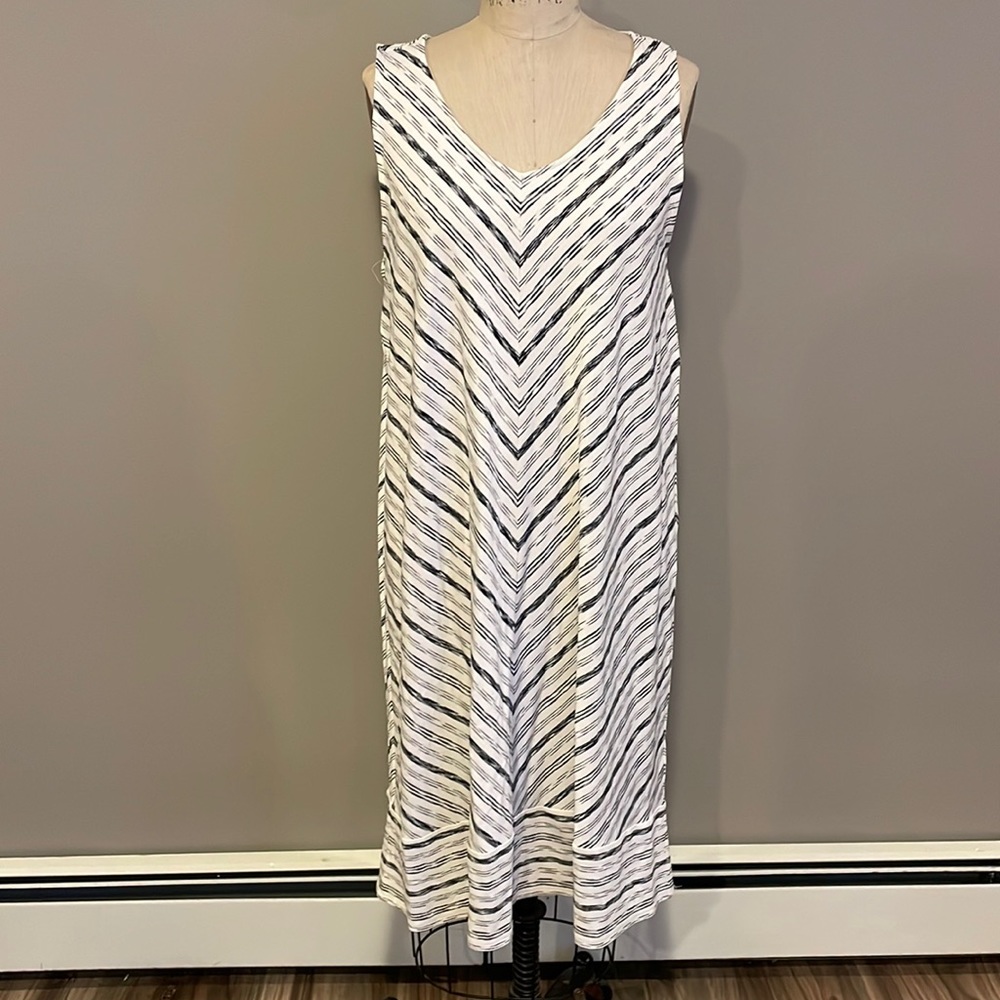 J Jill Wearever V-neck stripe midi sleeveless dress - Picture 2 of 8